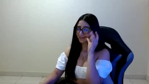 Snapshot of sahaliefox_ chatting on 12, 3, 2026 Sahaliefox online show from 12, 3, 2026