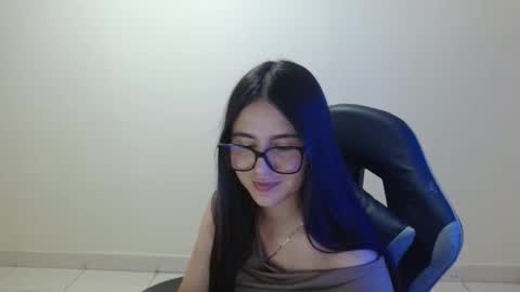 Snapshot of sahaliefox_ chatting on 6, 4, 2026 Sahaliefox online show from 6, 4, 2026