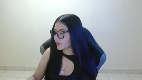 Snapshot of sahaliefox_ chatting on 8, 4, 2026 Sahaliefox online show from 8, 4, 2026