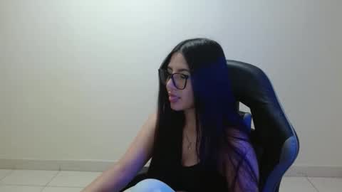 Snapshot of sahaliefox_ chatting on 9, 4, 2026 Sahaliefox online show from 9, 4, 2026