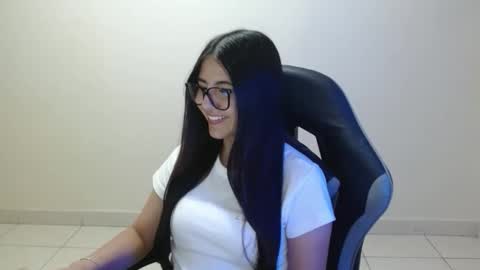 Snapshot of sahaliefox_ chatting on 10, 4, 2026 Sahaliefox online show from 10, 4, 2026