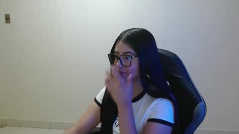 Snapshot of sahaliefox_ chatting on 13, 4, 2026 Sahaliefox online show from 13, 4, 2026