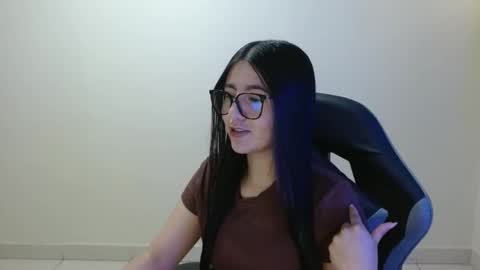 Snapshot of sahaliefox_ chatting on 3, 5, 2026 Sahaliefox online show from 3, 5, 2026