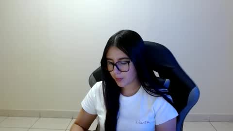 Snapshot of sahaliefox_ chatting on 26, 5, 2026 Sahaliefox online show from 26, 5, 2026