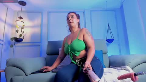 Snapshot of saharawalker chatting on 4, 2, 2025 SAHARA WALKER  online show from 4, 2, 2025