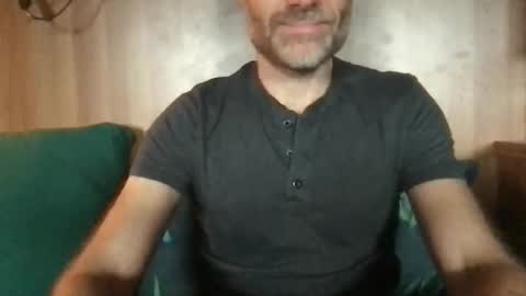 Snapshot of saint009 chatting on 5, 11, 2025 saint009 online show from 5, 11, 2025