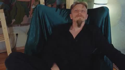 Snapshot of saint__vicious chatting on 11, 3, 2025 saint__vicious online show from 11, 3, 2025