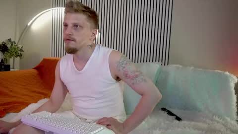 Snapshot of saint__vicious chatting on 1, 10, 2025 saint__vicious online show from 1, 10, 2025