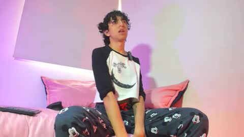 saint_dark online show from 3, 12, 2025