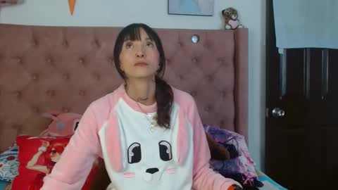 Sakura Skinny online show from 5, 3, 2025