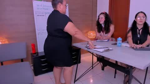 salem_rose01 online show from 15, 11, 2025