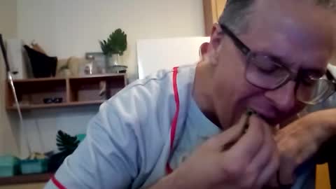 Snapshot of salis1981 chatting on 27, 10, 2025 salis1981 online show from 27, 10, 2025