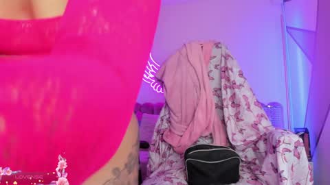 Snapshot of sallybrown_ chatting on 2, 4, 2026 miss Sally online every night from 1am to 8am Colombia time online show from 2, 4, 2026