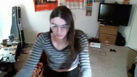 SallyLongzzz online show from 4, 3, 2025