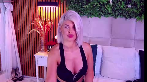 Snapshot of salmaroze chatting on 1, 5, 2026 SalmaRoze online show from 1, 5, 2026