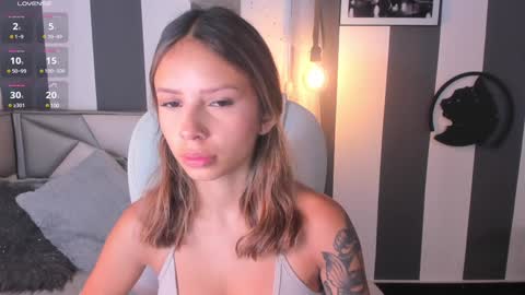 Snapshot of salome__evans chatting on 5, 2, 2025 salome__evans online show from 5, 2, 2025
