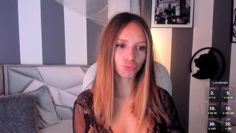 Snapshot of salome__evans chatting on 11, 3, 2025 salome__evans online show from 11, 3, 2025