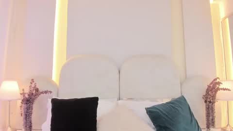 Snapshot of salomebell chatting on 15, 9, 2025   online show from 15, 9, 2025