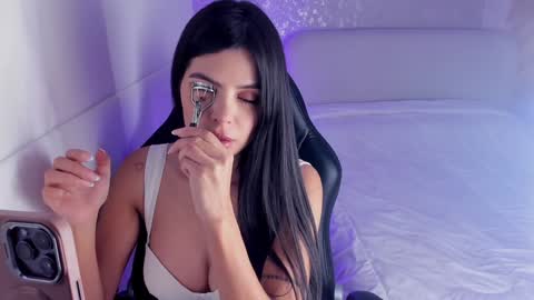 Snapshot of salomee_11 chatting on 18, 12, 2024 salo online show from 18, 12, 2024