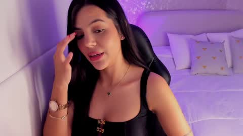Snapshot of salomee_11 chatting on 5, 1, 2025 salo online show from 5, 1, 2025