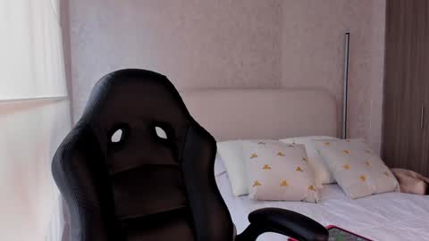 Snapshot of salomee_11 chatting on 2, 2, 2025 salo online show from 2, 2, 2025