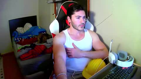 Snapshot of salomenseks chatting on 14, 11, 2025 canfuck online show from 14, 11, 2025