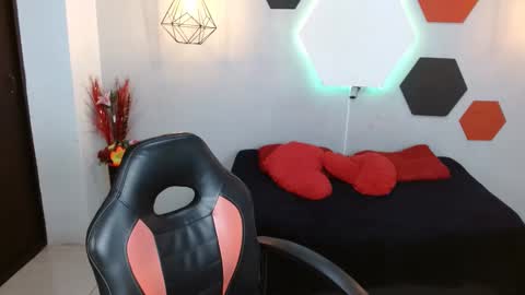 martina online show from 25, 12, 2024