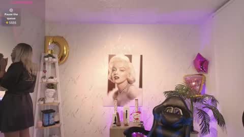 Snapshot of saloomee__ chatting on 12, 9, 2025 SALOME online show from 12, 9, 2025