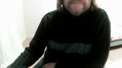Snapshot of saltimbanquier chatting on 11, 3, 2025 Saltimbanquier Salt ou Banquier online show from 11, 3, 2025