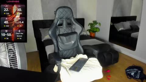 Snapshot of salvatore_damore chatting on 7, 6, 2026 SALVATORE online show from 7, 6, 2026