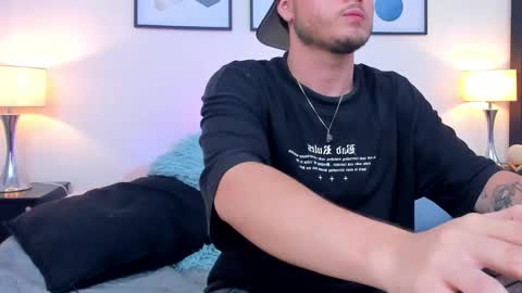 Snapshot of salvatore_muller chatting on 3, 11, 2025 Salvatore online show from 3, 11, 2025