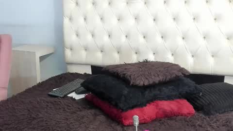 saly moon online show from 1, 10, 2025