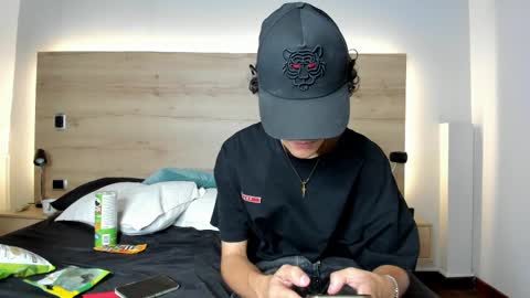 sam__cute online show from 27, 2, 2025