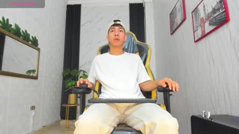 Snapshot of sam_kato chatting on 17, 11, 2025 S A M online show from 17, 11, 2025