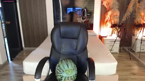 SAM MANSON online show from 11, 5, 2026