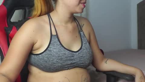 Snapshot of sam_robert17 chatting on 6, 2, 2026 Samantha Roberts online show from 6, 2, 2026