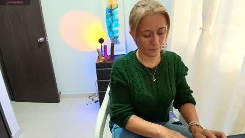 Snapshot of samanta_stone69 chatting on 26, 11, 2025 Samanta Stone online show from 26, 11, 2025