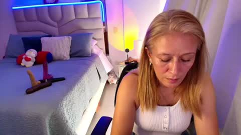 Samanta Stone online show from 8, 7, 2026