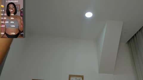 Snapshot of samanta_william chatting on 10, 2, 2025 samanta online show from 10, 2, 2025