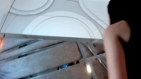 Samantha Beckham online show from 6, 3, 2026