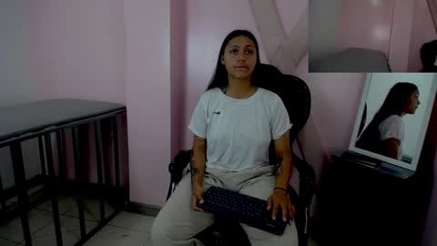 Snapshot of samantha_clea chatting on 11, 9, 2025 Aiko Samantha online show from 11, 9, 2025