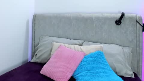 Samantha Ferrec online show from 6, 12, 2024