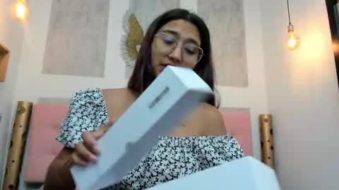 Snapshot of samantha_fox8 chatting on 3, 11, 2025 online show from 3, 11, 2025