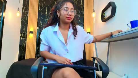    online show from 18, 4, 2026