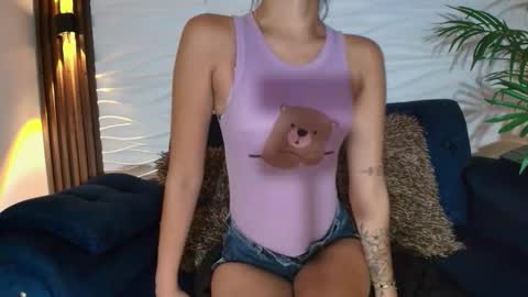 samantha_hott01 online show from 1, 11, 2025