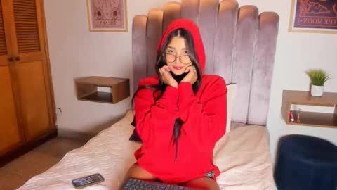 Snapshot of samantha_lux_ chatting on 16, 10, 2025 samantha_lux_ online show from 16, 10, 2025