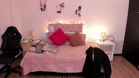 Snapshot of samantha_spike chatting on 10, 5, 2026 Samantha online show from 10, 5, 2026