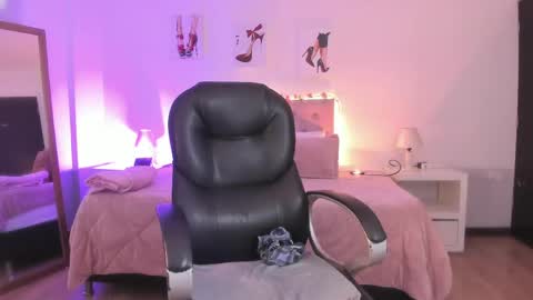 Snapshot of samantha_spike chatting on 29, 5, 2026 Samantha online show from 29, 5, 2026