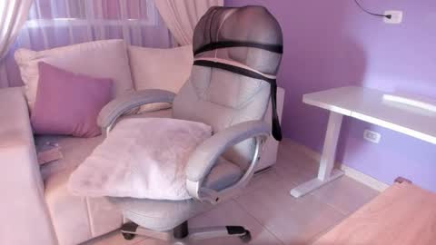 samantha_thompsoon online show from 7, 5, 2026