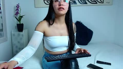 samantha_vaker online show from 10, 5, 2026